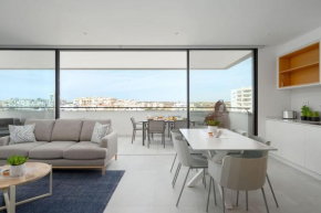 Luxury 2 bedrooms Near Beach and Old Town